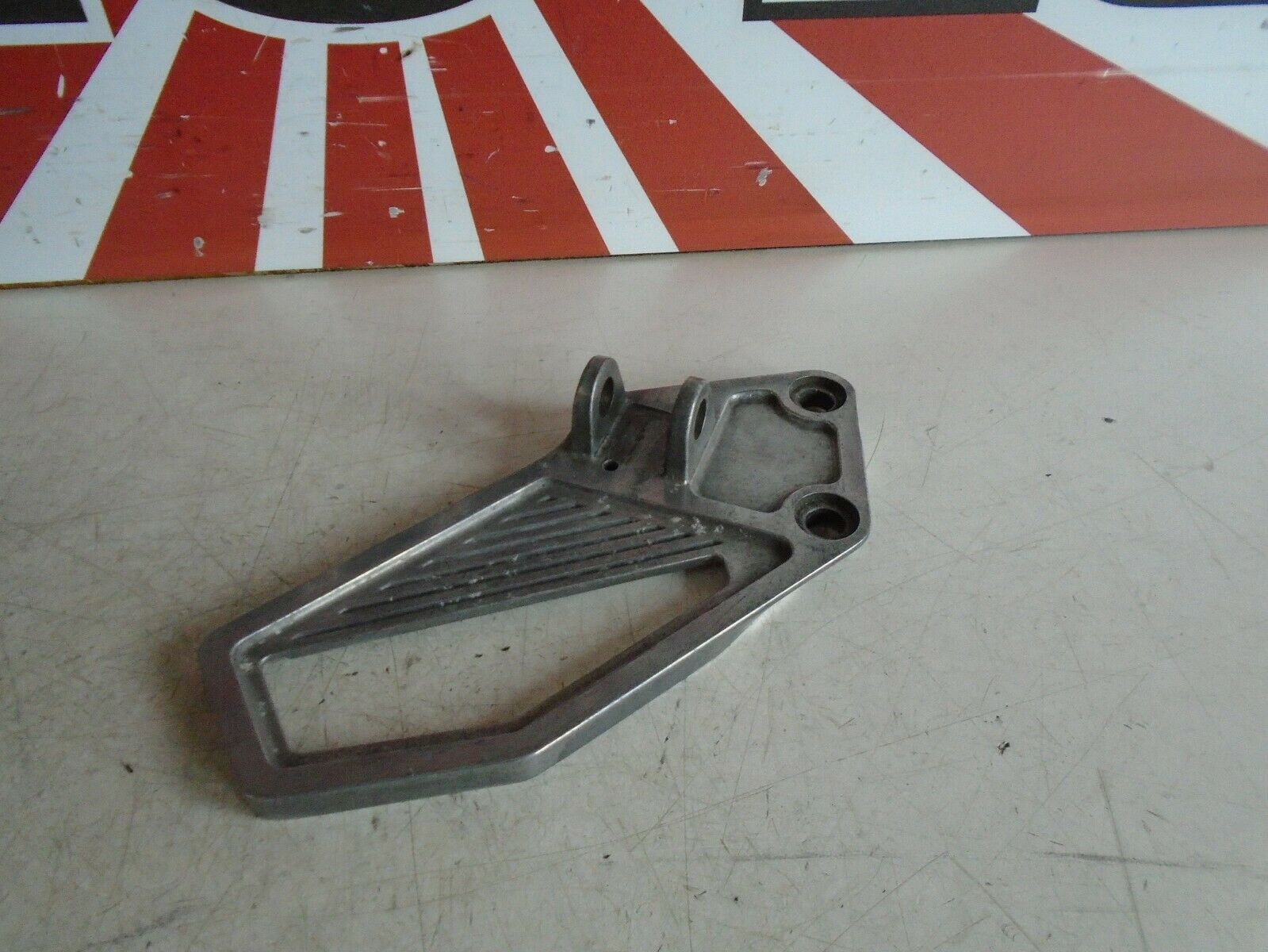 Kawasaki GPX750R LH Front Footrest Hanger 1987 GPX750 Footpeg Hanger