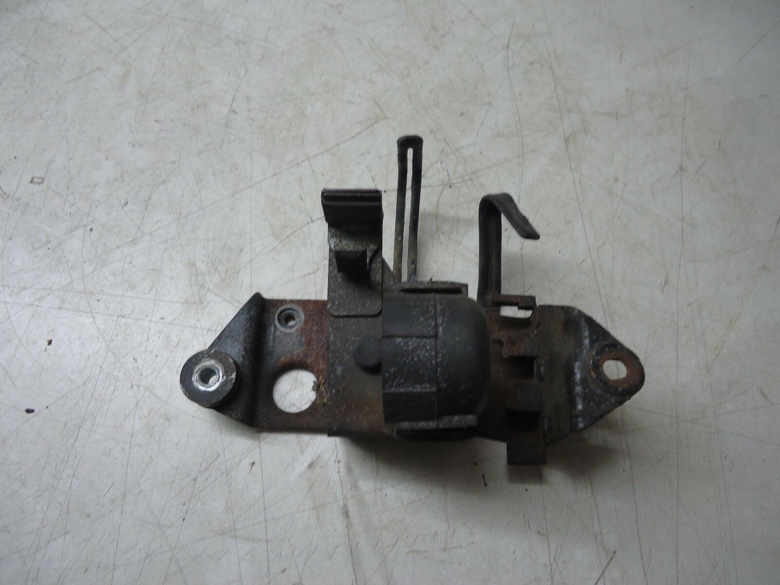 HONDA CX500 RELAY HOLDER 1982 CX500 SOLENOID BRACKET