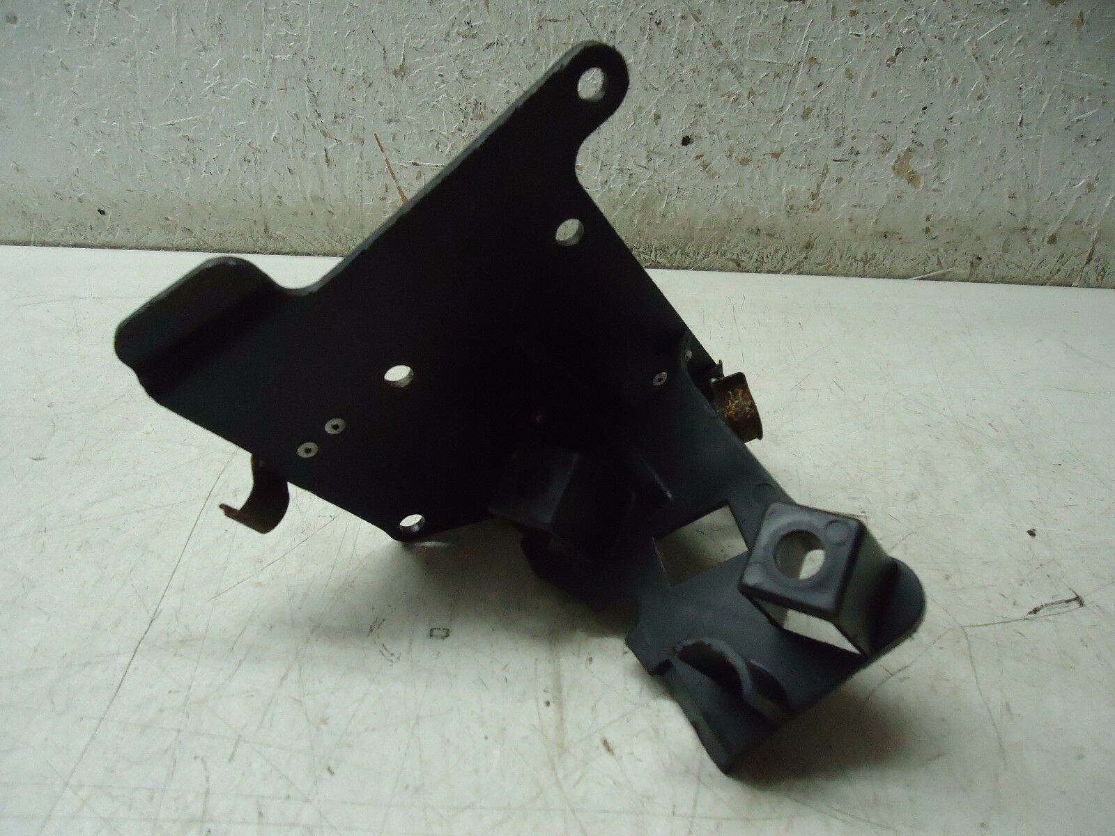 HONDA VF750F ELECTRICAL MOUNT PLATE 