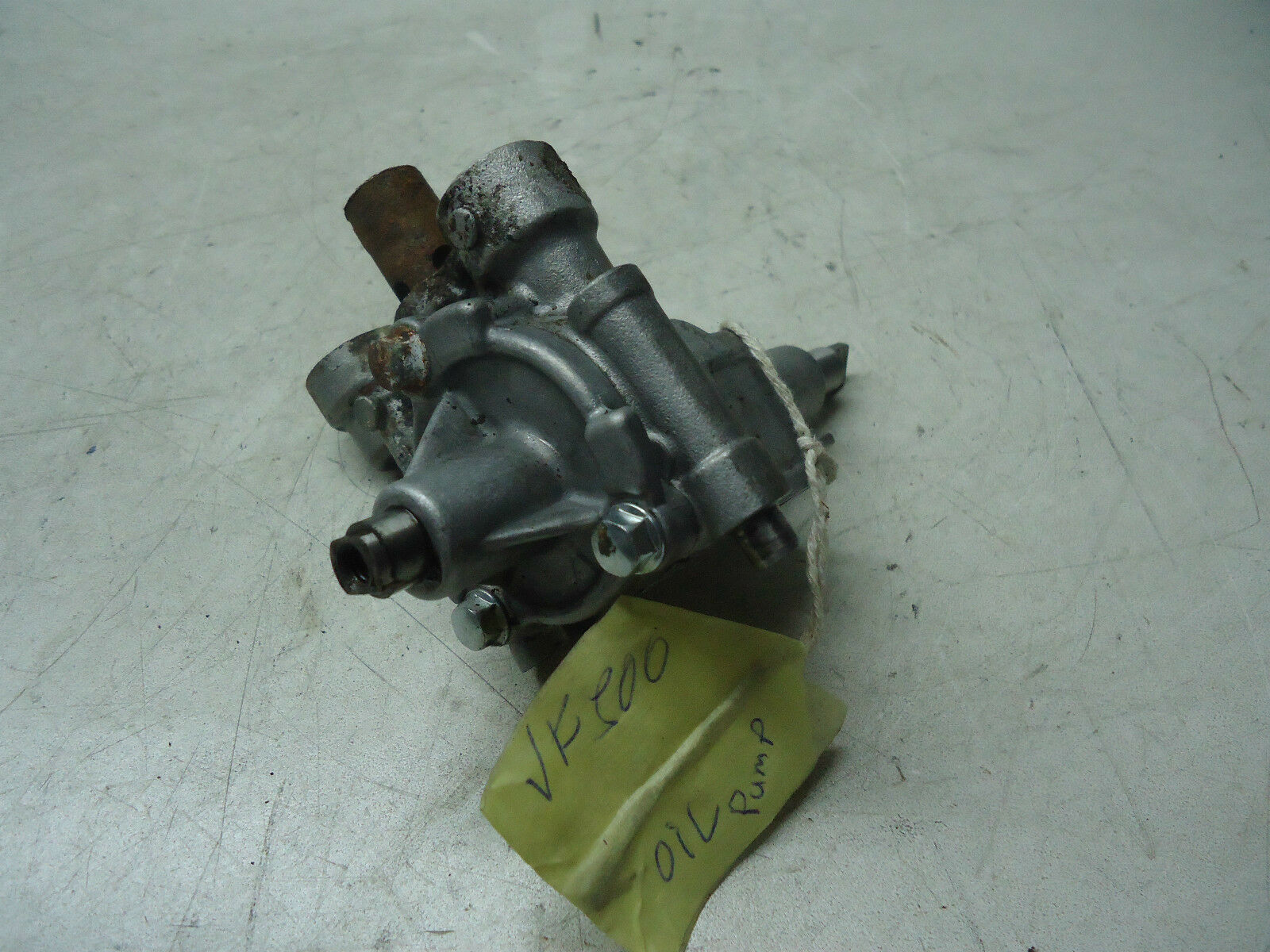 HONDA VF500F2 OIL PUMP 