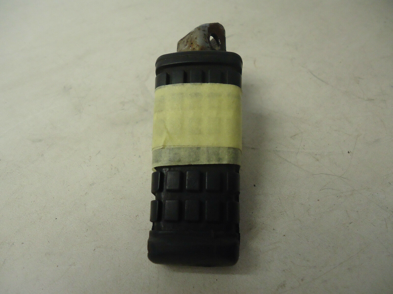 Kawasaki GPZ500s Rear Footrest