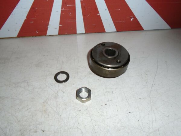 Kawasaki GPZ1100E Engine Alternator Shaft Gear & Cushions 