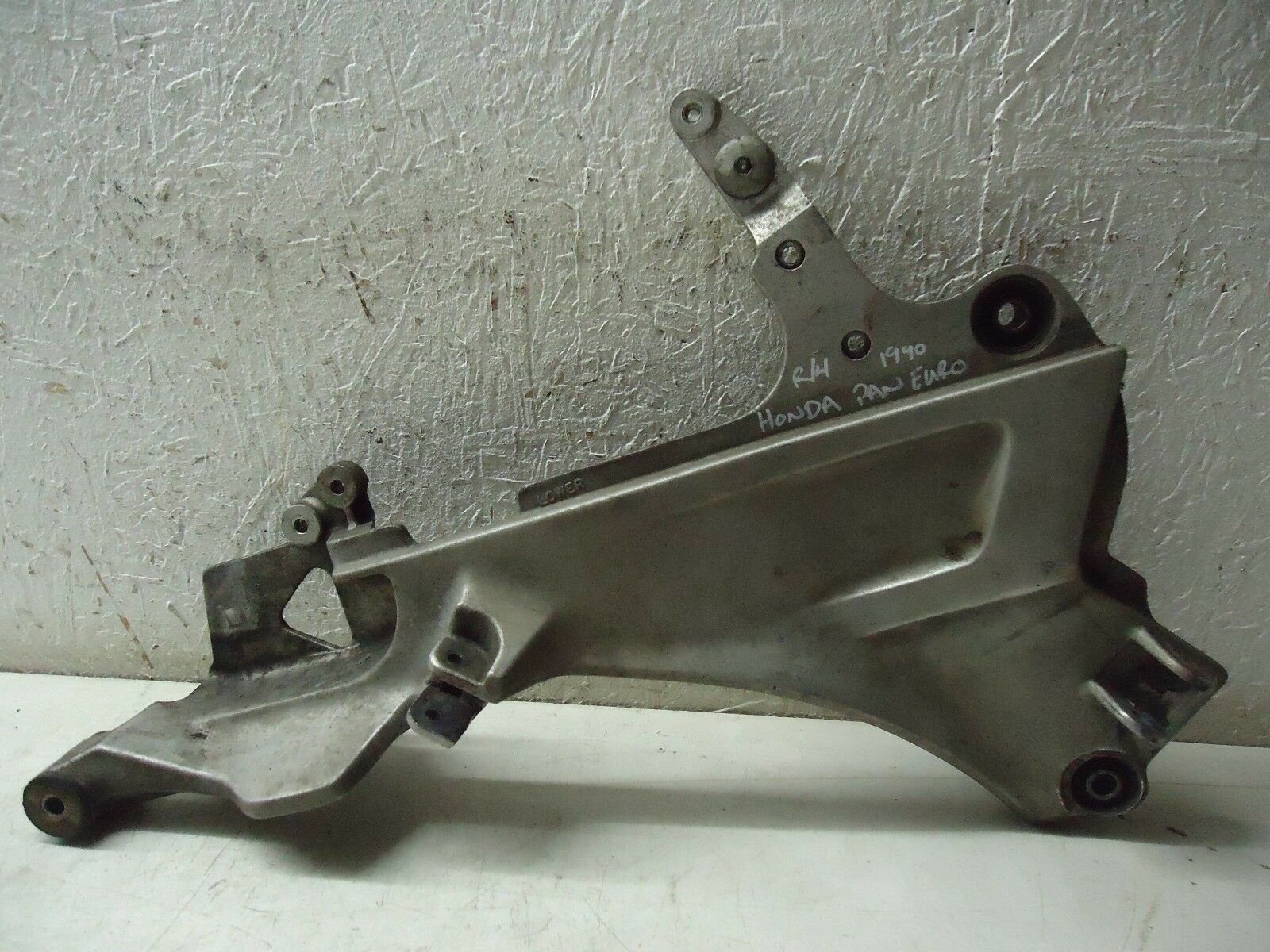 HONDA ST1100 RH FOOTREST HANGER 1990 PAN EUROPEAN FOOTPEG HANGER