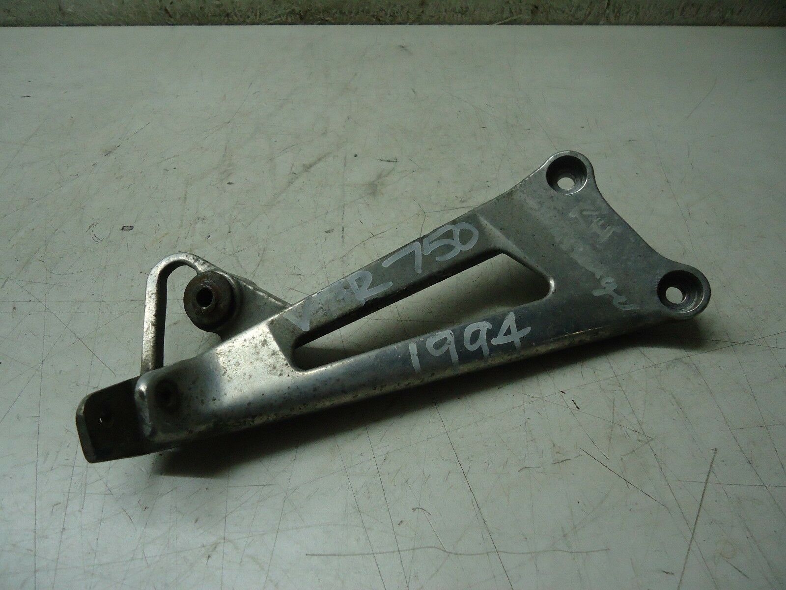 HONDA VFR750 RH REAR FOOTREST HANGER 