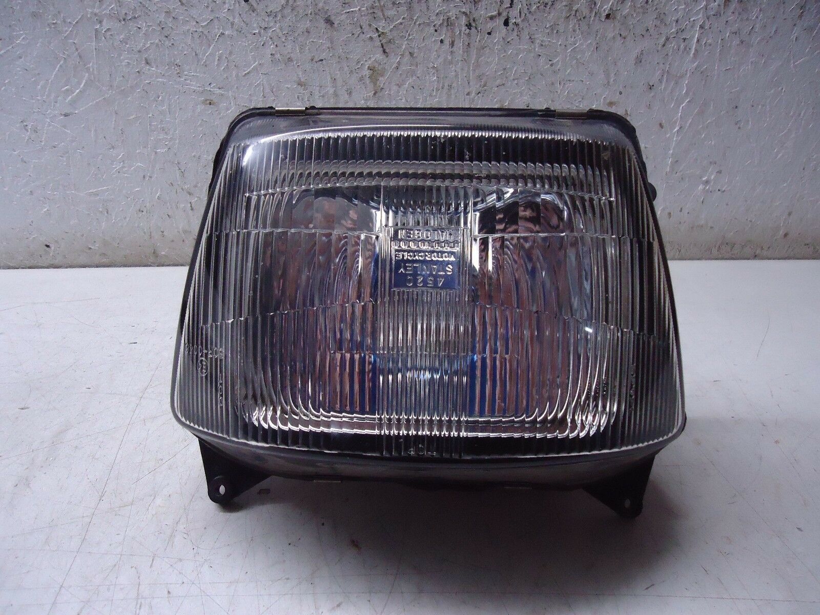 Kawasaki GPZ600R Headlight 