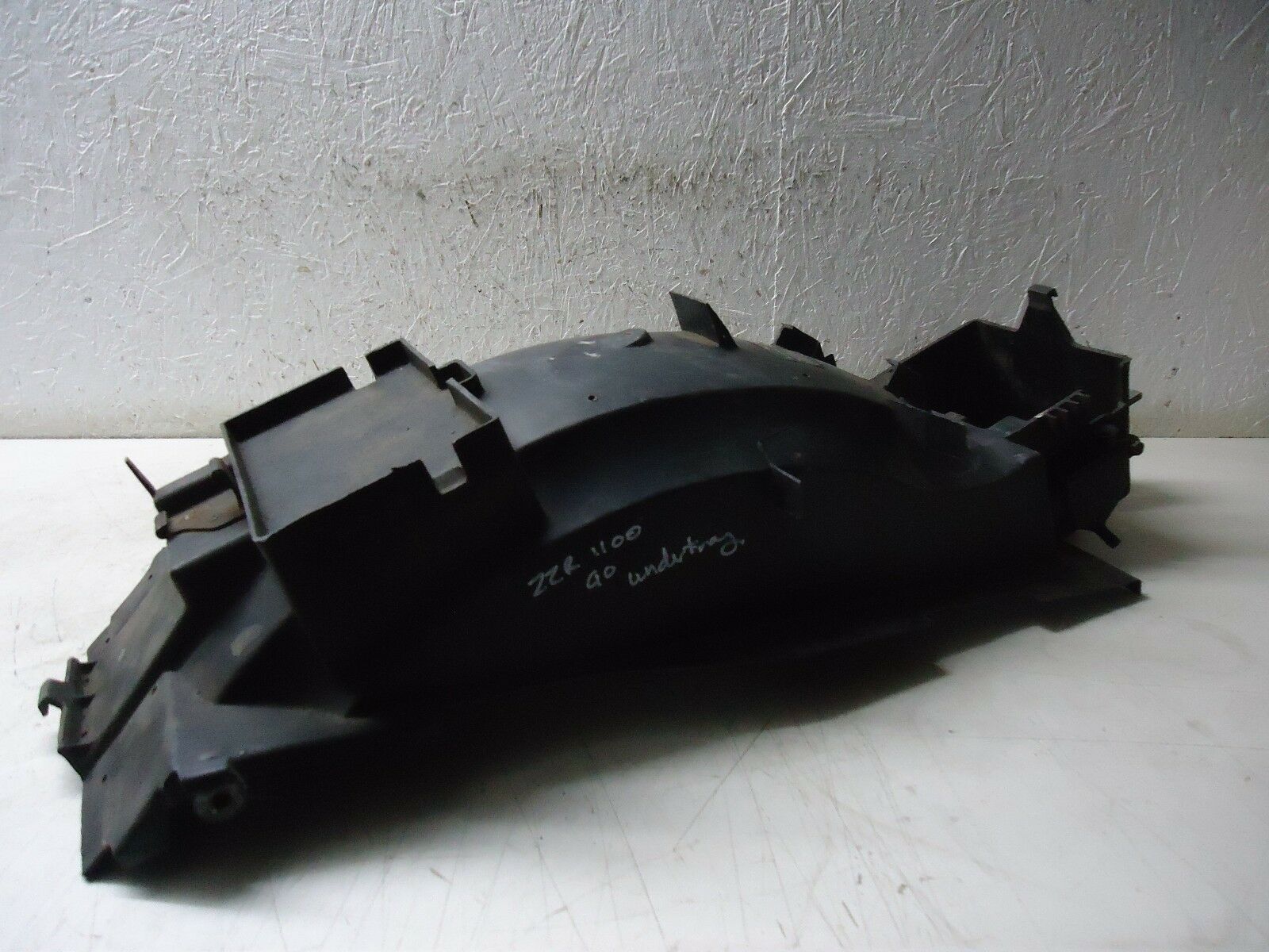 Kawasaki ZZR1100 Rear Fender 1990 ZZR Rear Mudguard