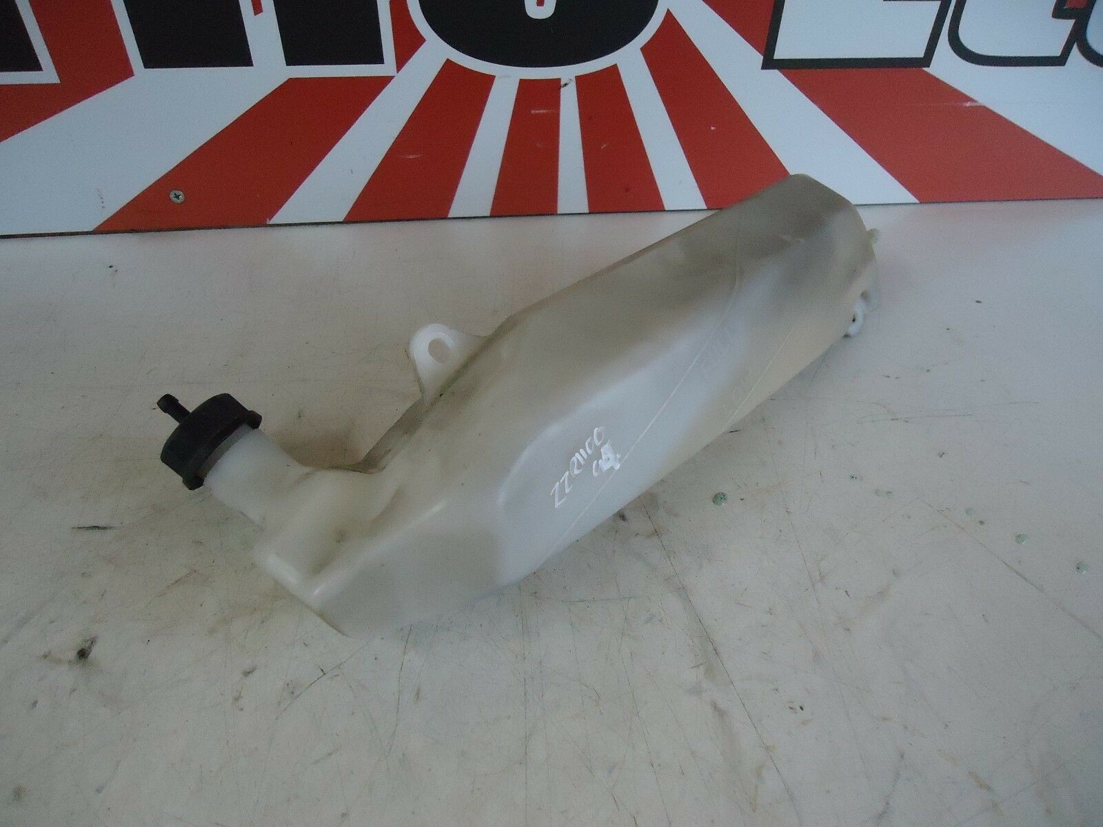 Kawasaki ZZR1100 Coolant Tank ZZR Water Bottle