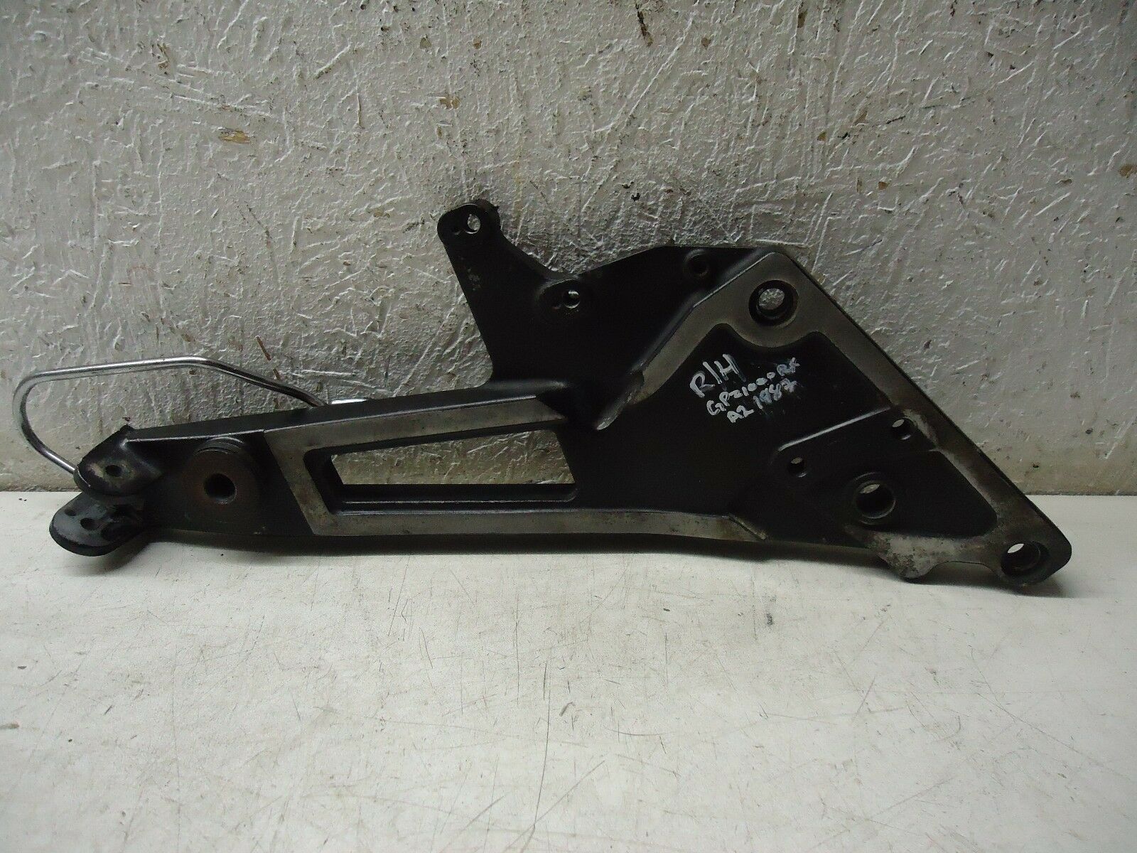 Kawasaki GPZ1000RX Footrest Hanger