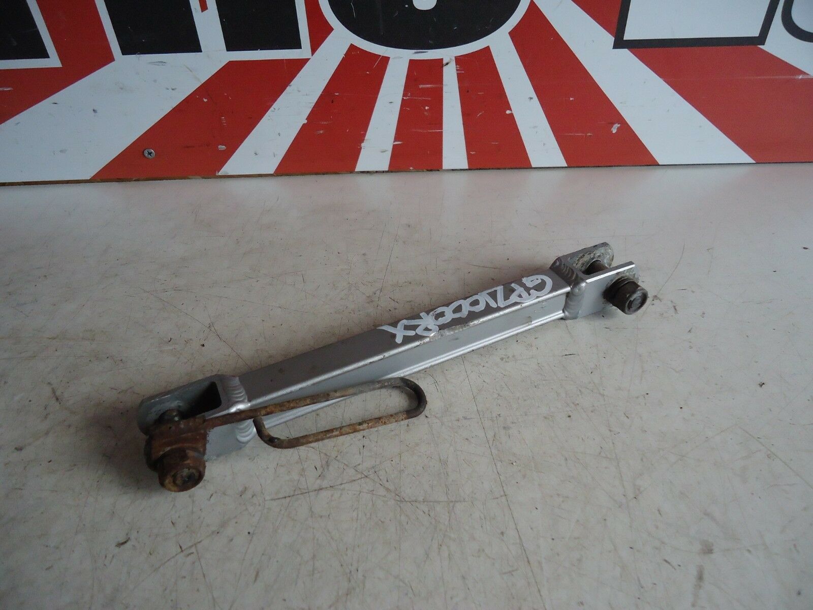 Kawasaki GPZ1000RX Torque Arm