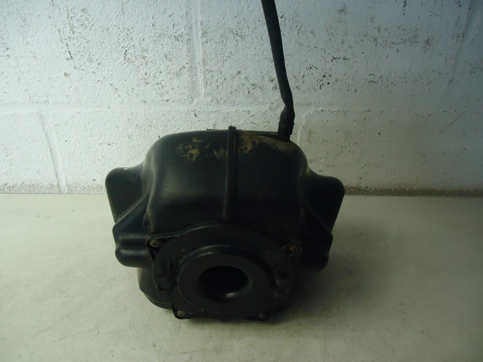 Suzuki GSX750F Airbox