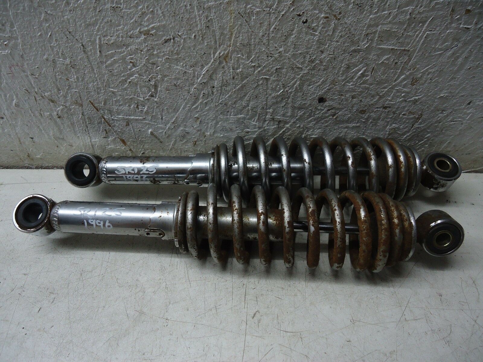 YAMAHA SR125 REAR SHOCK ABSORBERS 1996 SR SHOCKS