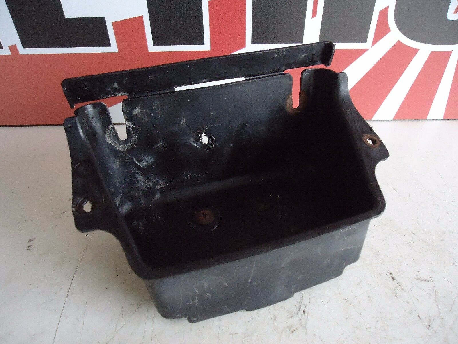 Yamaha XJ750 Rear Storage Box