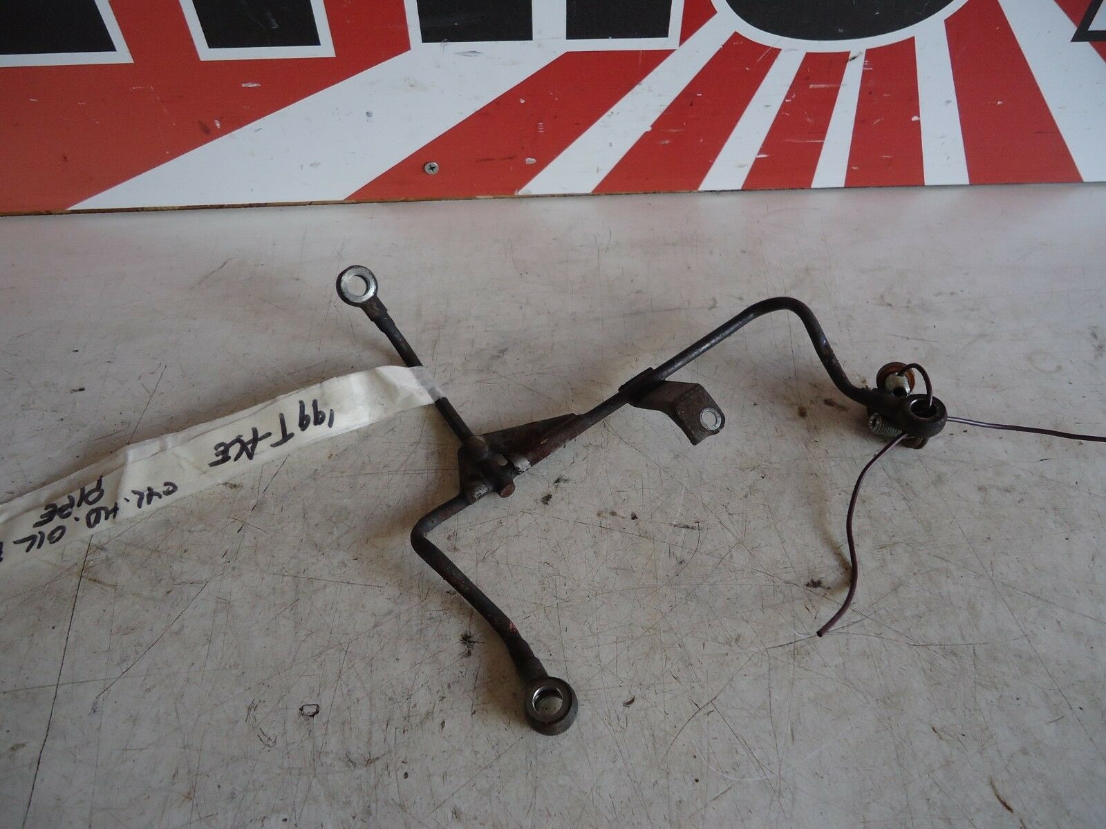 Yamaha YZF1000R Thunderace Cylinder Head Oil Feed Pipe 