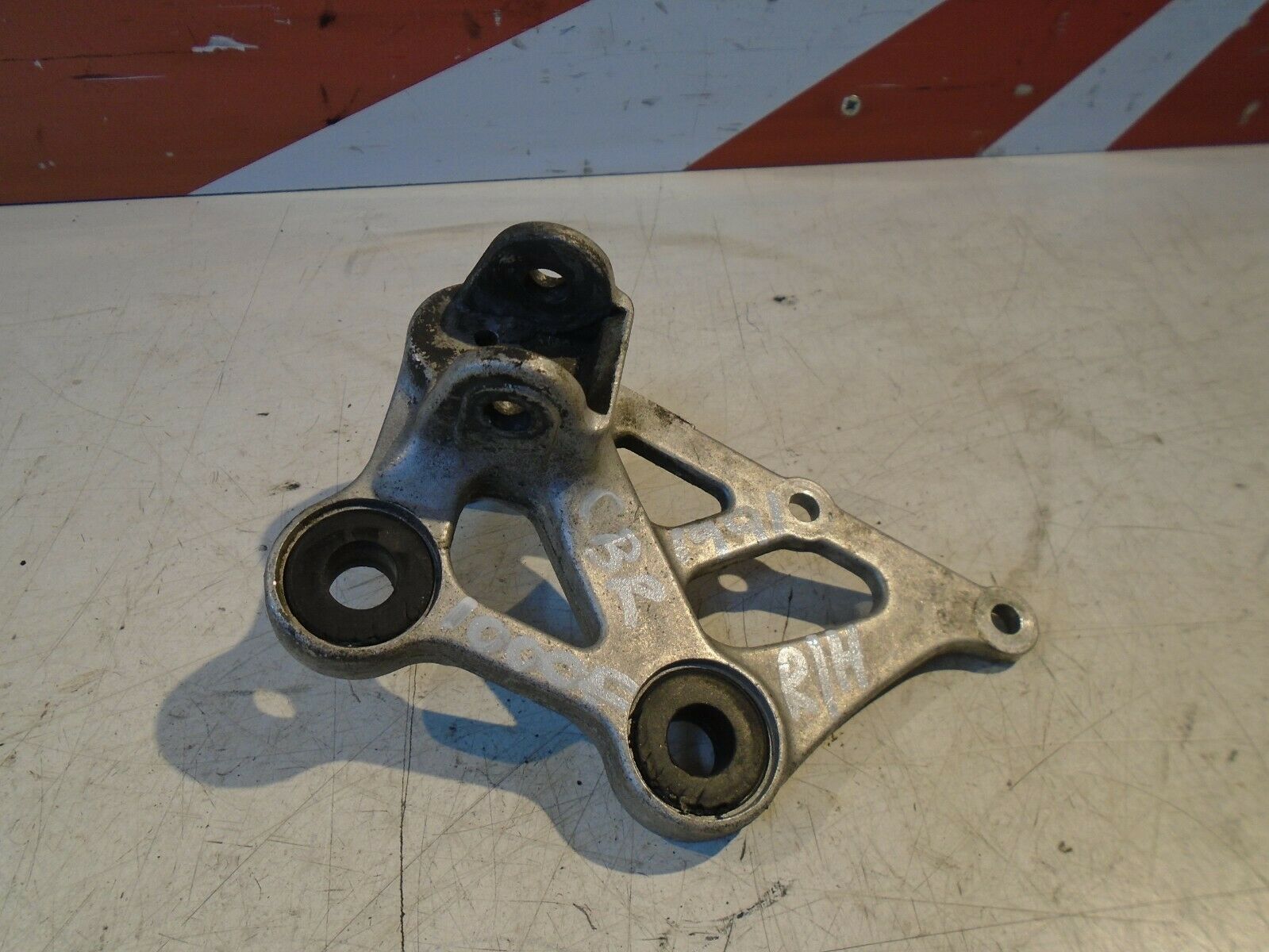 Honda CBR1000F RH Front Footrest Hanger CBR1000 Footpeg Hanger