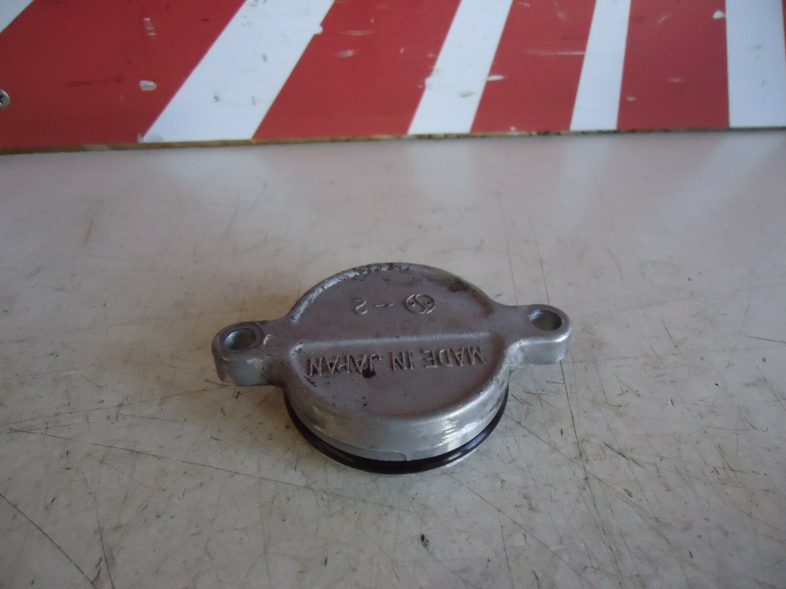 Kawasaki 550 Zephyr Gearbox Nut Cover Zephyr Starter Clutch Cover