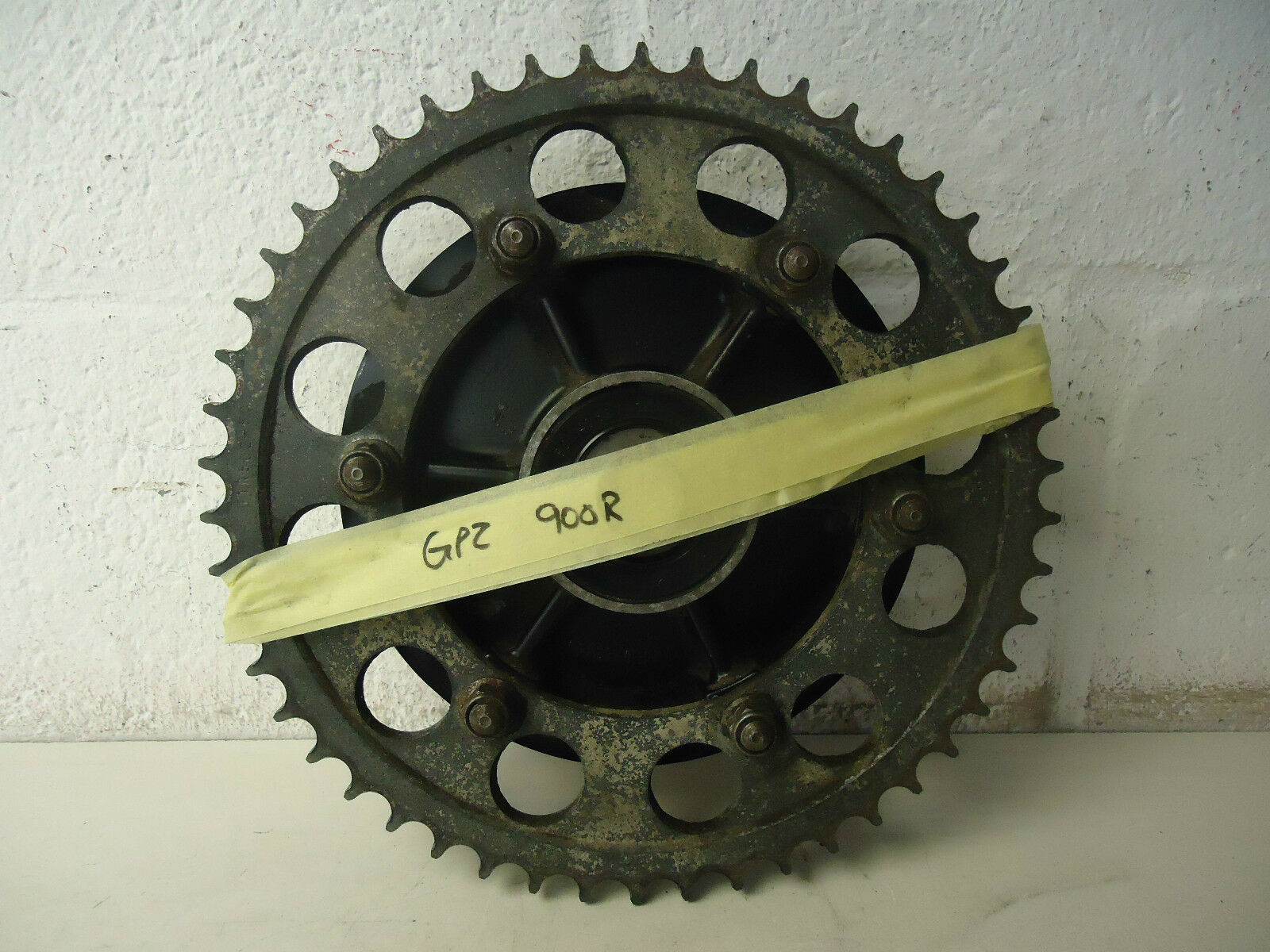 Kawasaki GPZ900R Rear Sprocket Carrier & Sprocket