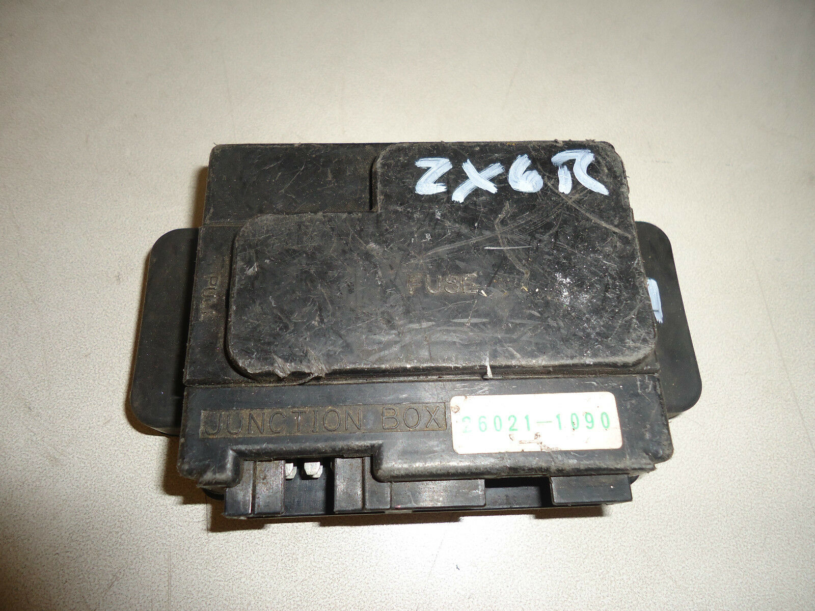 KAWASAKI ZX6R FUSE BOX 