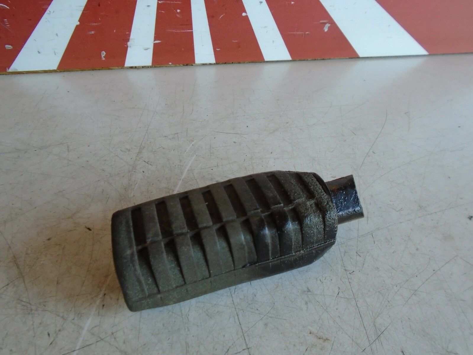 Kawasaki GPZ750R1 LH Footrest  Gpz750 Footpeg