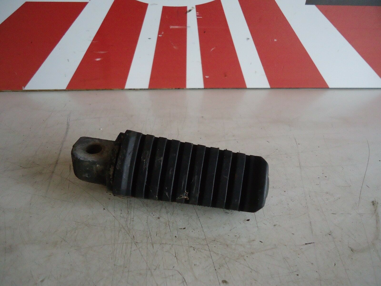 Kawasaki GPZ750R RH Rear Footrest GPz900 Pillion Footpeg