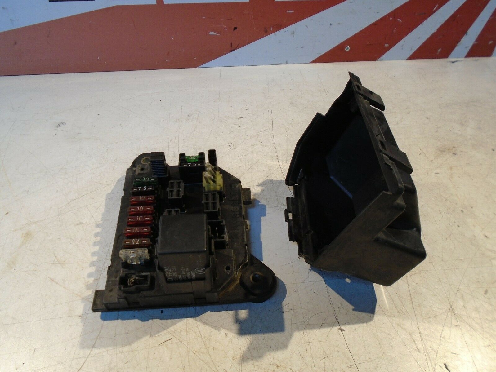 Kawasaki GPZ1000RX Fuse Box 
