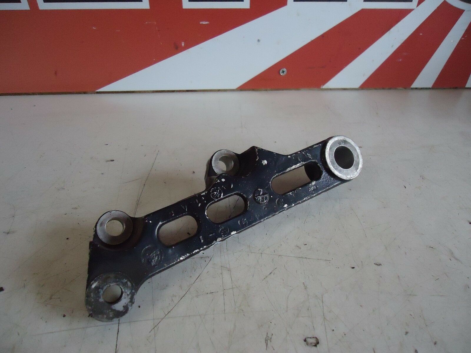 Yamaha FZ750 2MG Rear Caliper Mount Bracket 