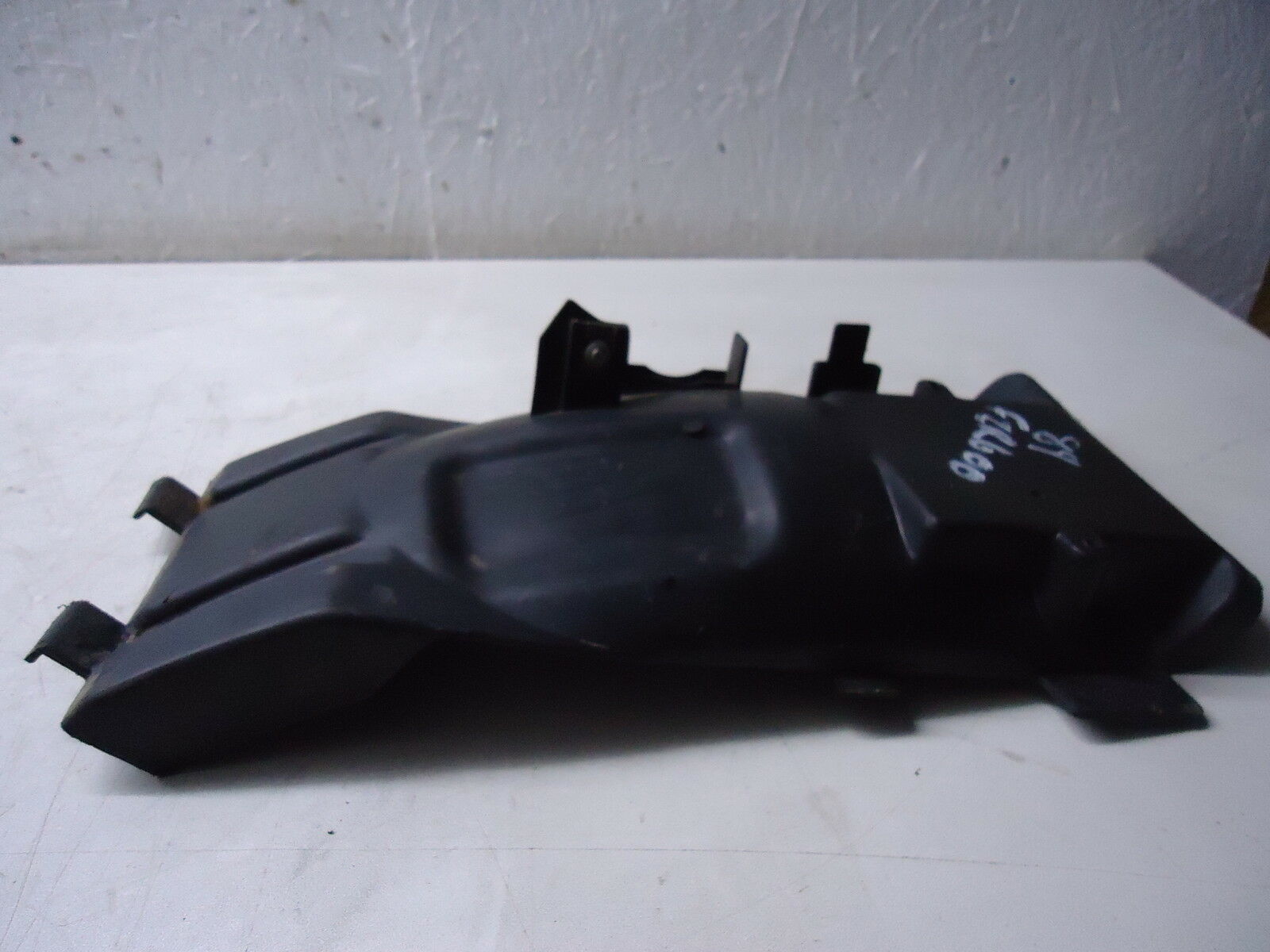 Yamaha FZR600 Rear Inner Fender Mudguard 