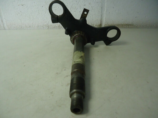 Suzuki GS550M Katana Lower Fork Yoke