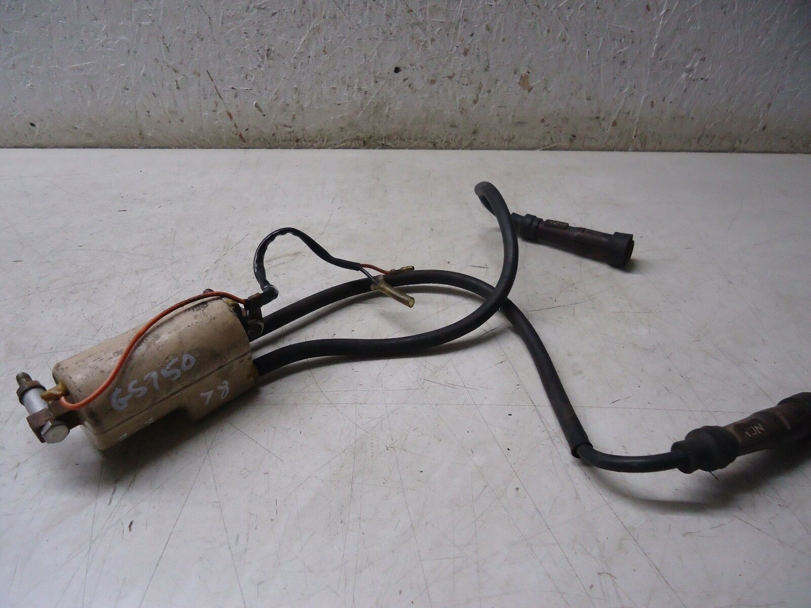 Suzuki GS750 Ignition Coil   