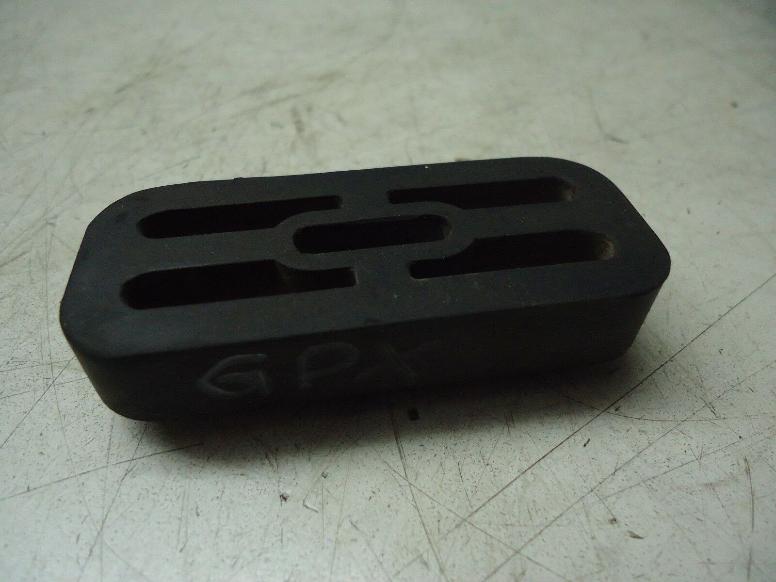 Kawasaki GPX750R Tank Mount Rubber GPX750 Tank Rubber