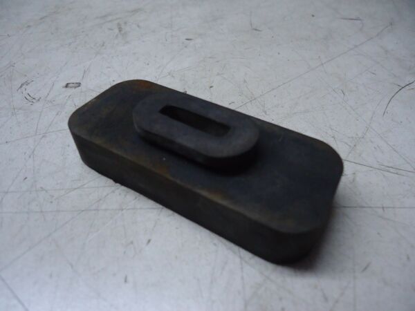 Kawasaki GPX750R Fuel Tank Mount Rubber