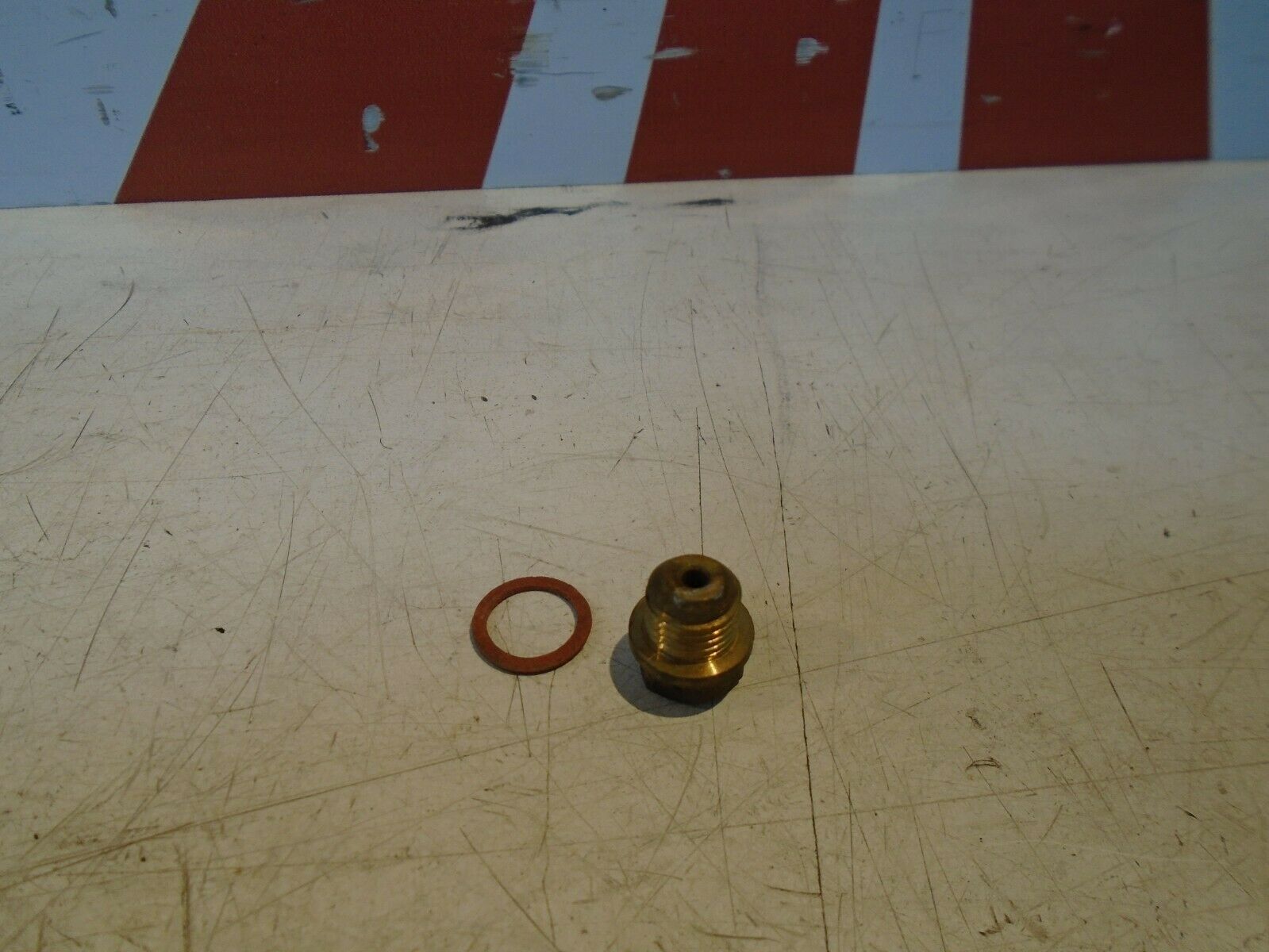 Suzuki GS550E Carb Float Valve Seat GS550 Carburettor