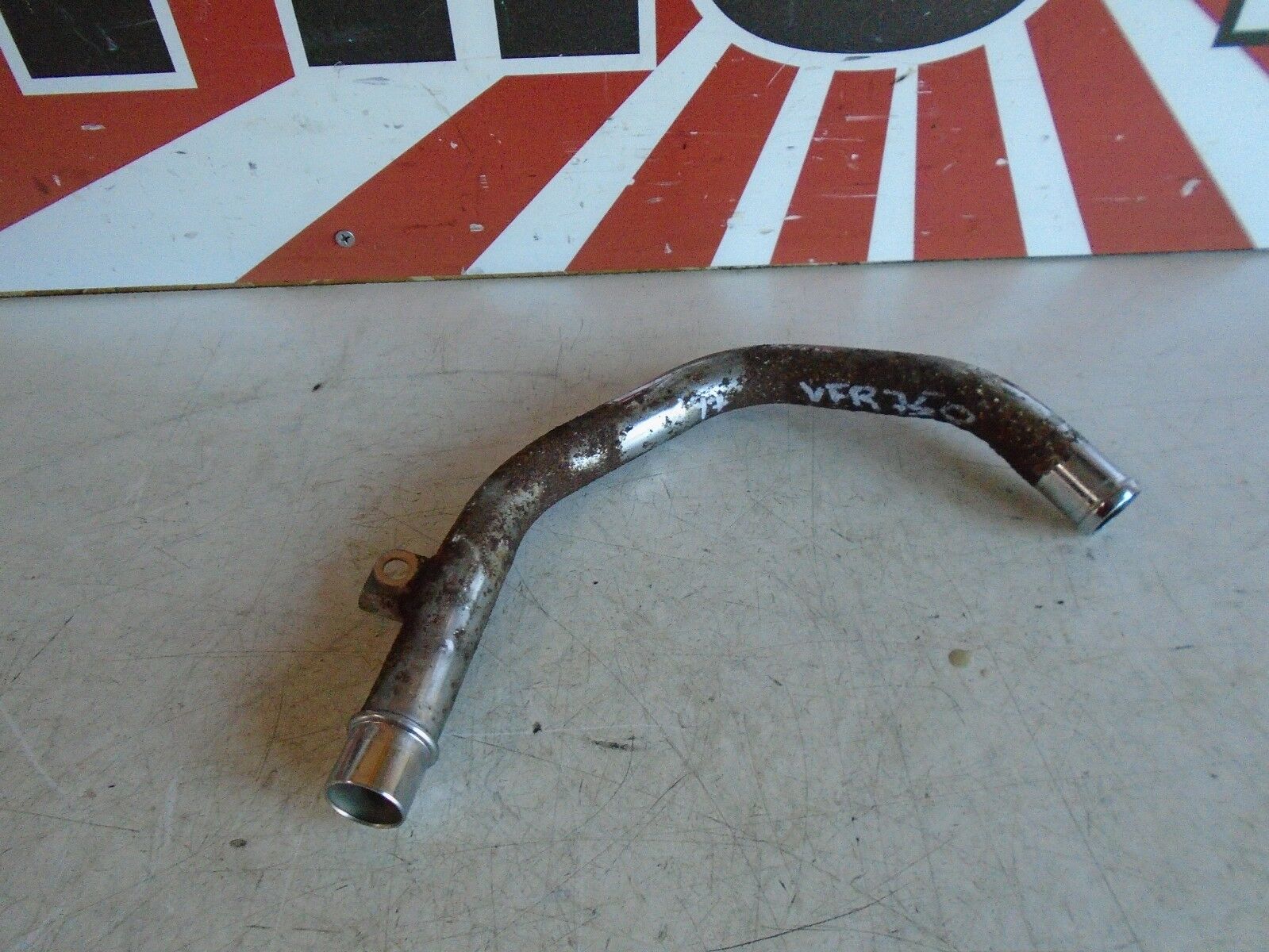 Honda VFR750F Water Pipe 1997 VFR750 Engine Coolant Pipe