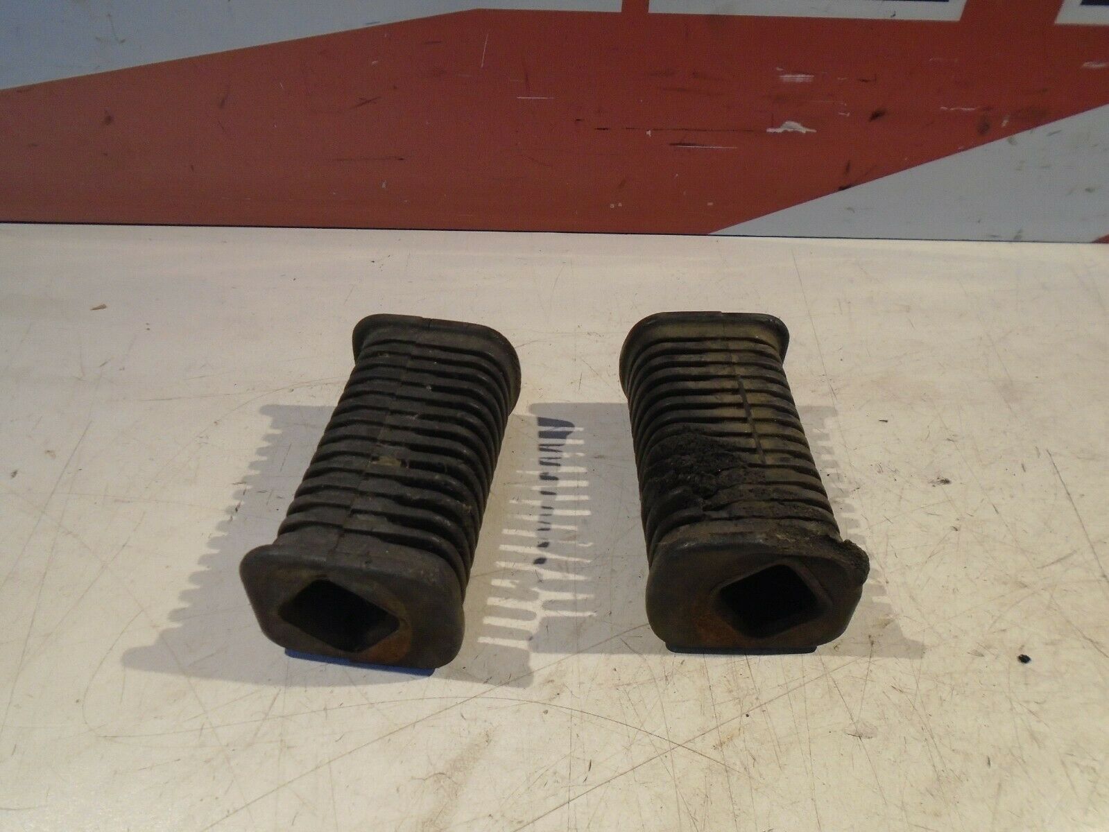 Suzuki GS650 Katana Footrest Rubbers GS650 Katana Pillion Footpeg Rubbers