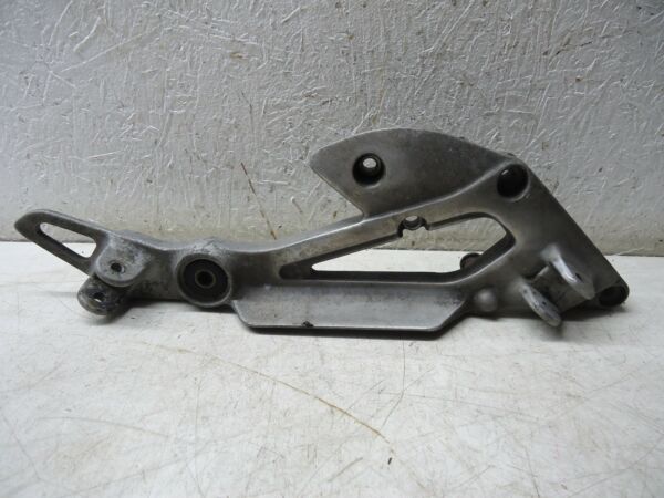 YAMAHA XJ600 RH FRONT FOOTREST HANGER 1994 