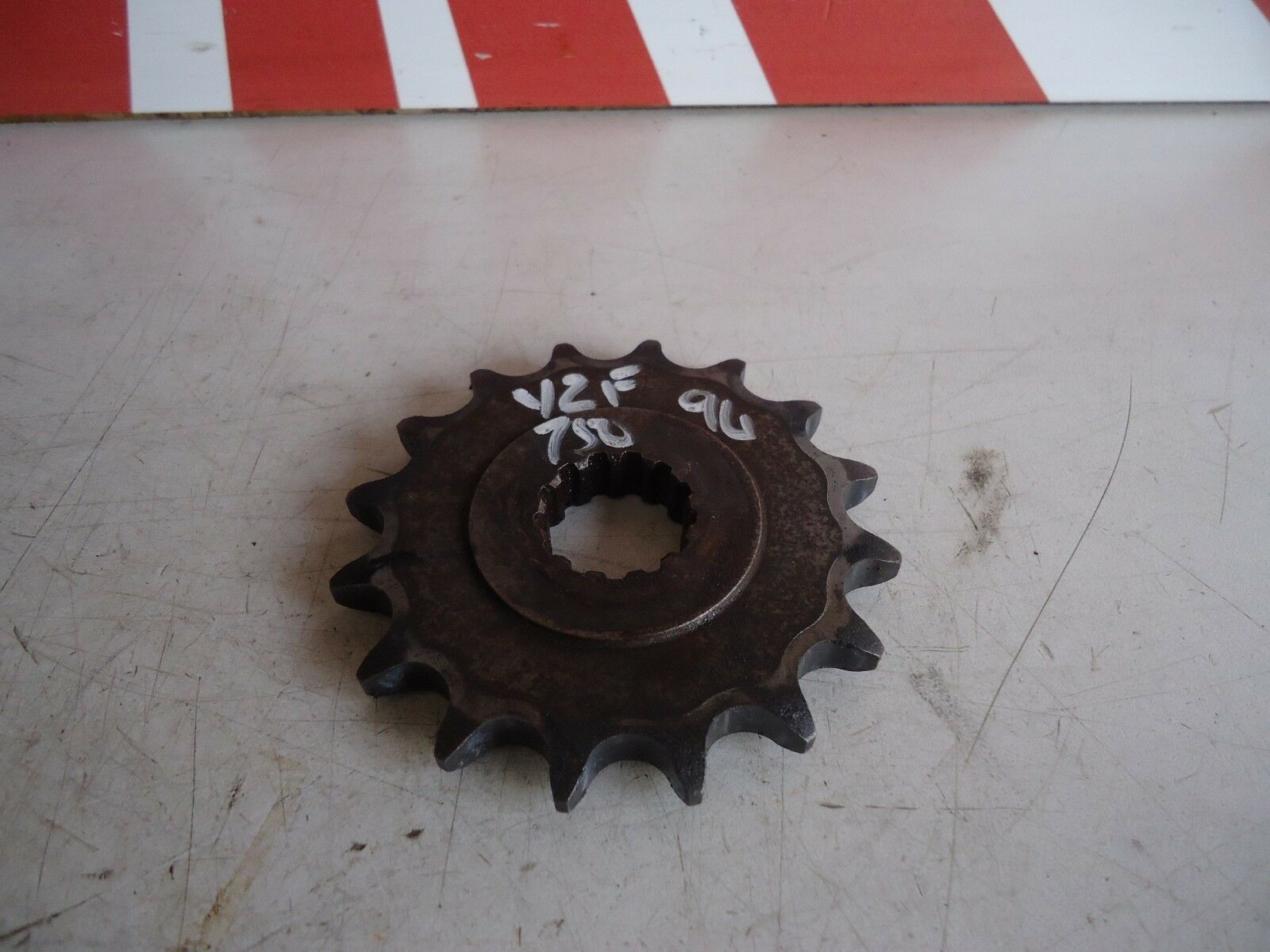 Yamaha YZF750 Front Sprocket YZF 750R Front Sprocket