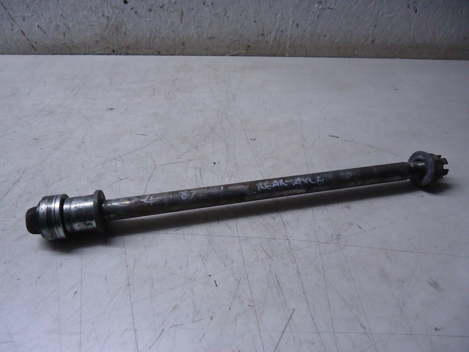 Kawasaki ZX-4 Rear Wheel Spindle Axle ZX400G