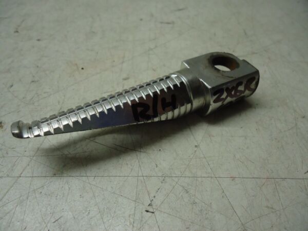 Kawasaki ZX6R Front Footrest 