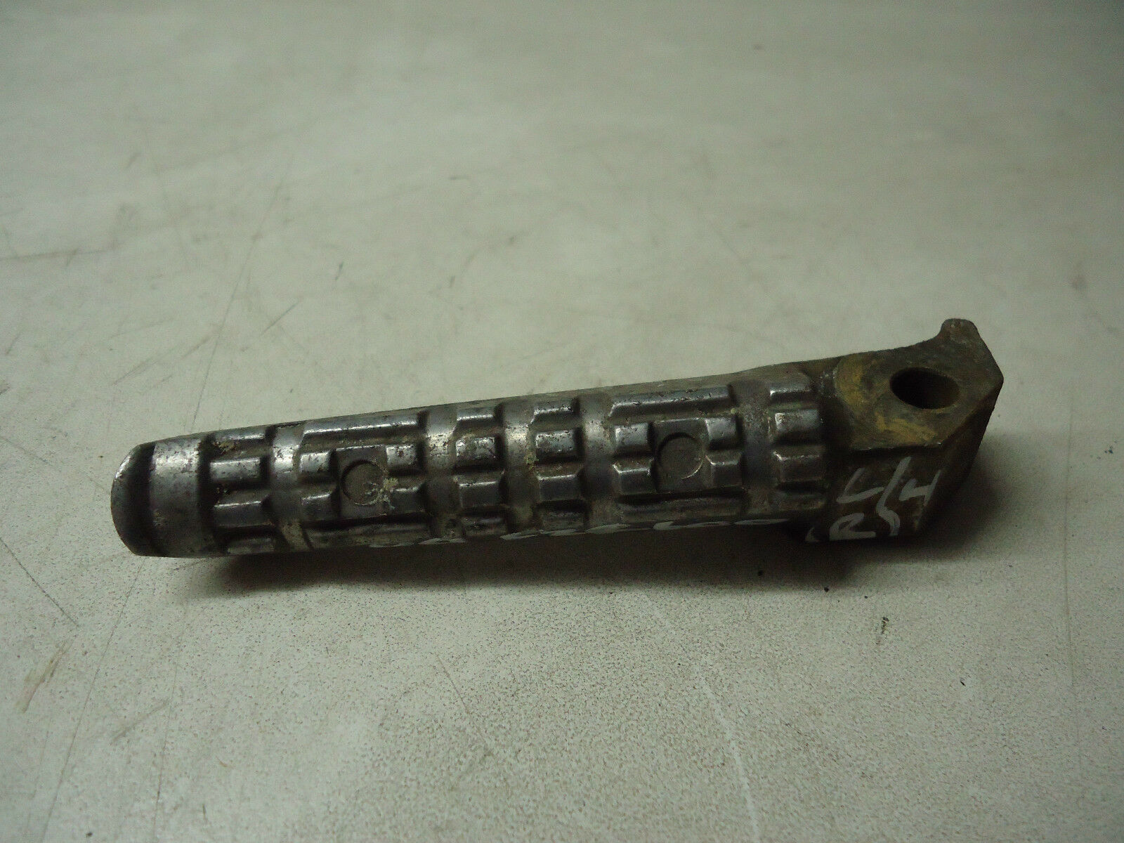 Yamaha FZR600 Rear Footrest