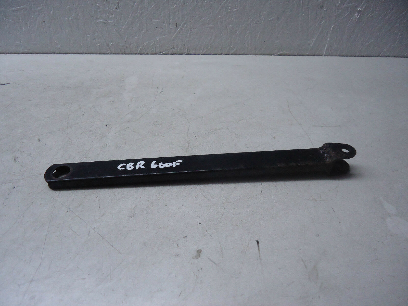 HONDA CBR600F TORQUE ARM 