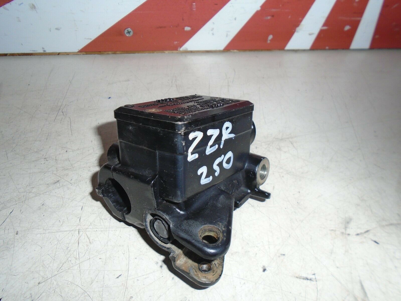 Kawasaki ZZR250 Front Brake Master Cylinder 1994 