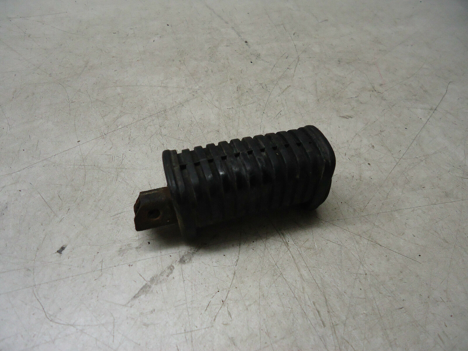 YAMAHA XS850 LH REAR FOOTREST FOOTPEG 