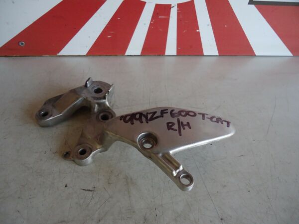 YAMAHA YZF600 THUNDERCAT RH FRONT FOOTREST HANGER 1999 