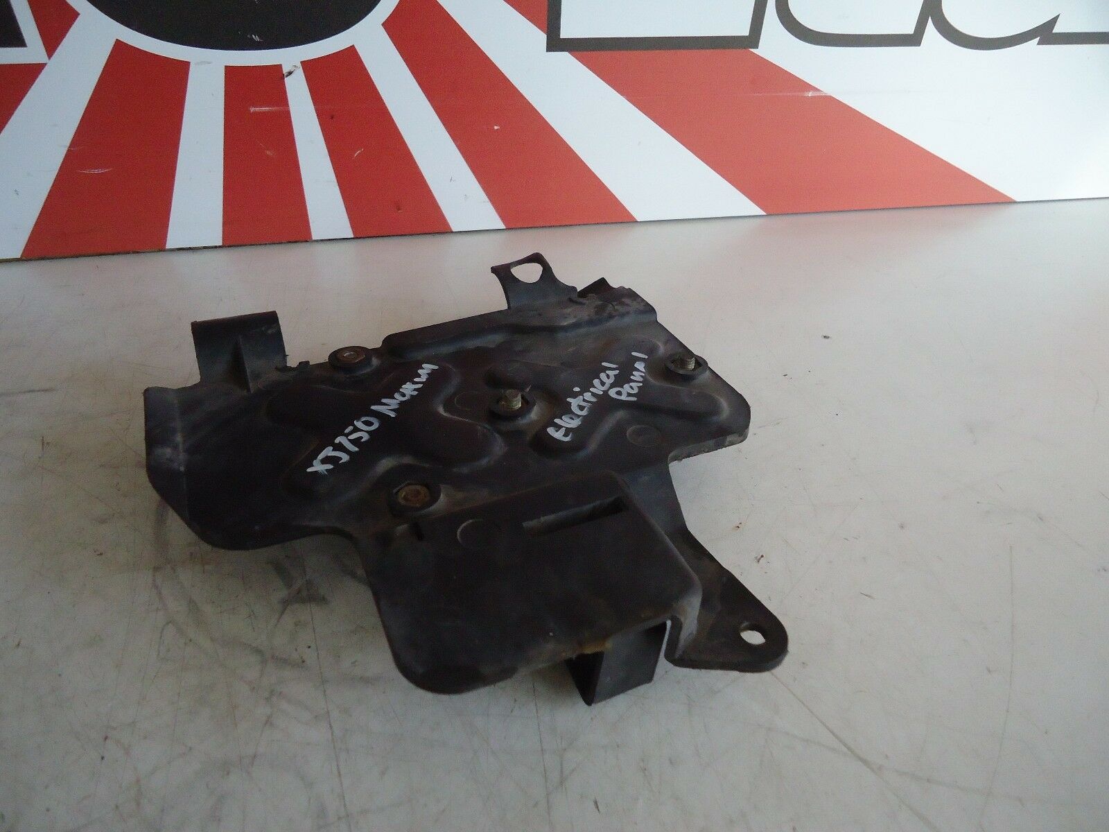 YAMAHA XJ750 MAXIM ELECTRICAL MOUNT PLATE