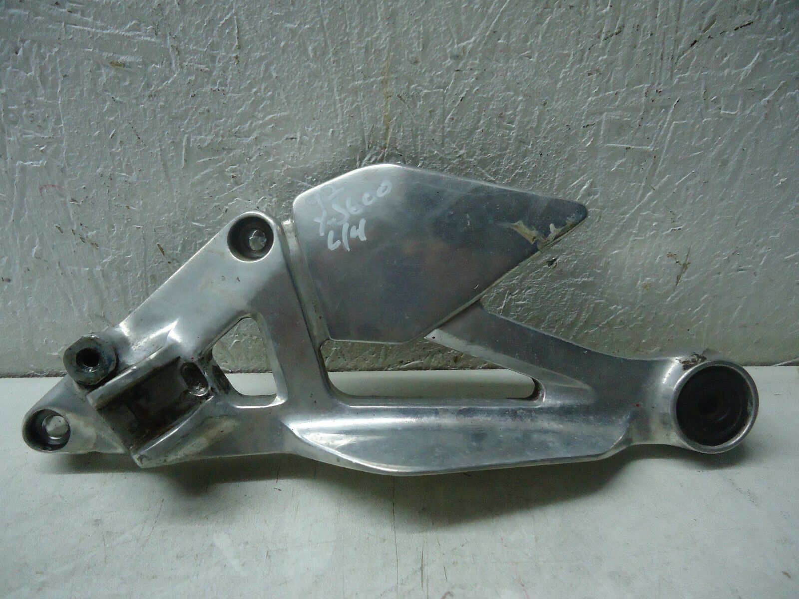 Yamaha XJ600 Diversion Footrest Hanger 