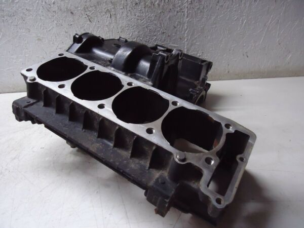 Kawasaki GPZ750R Engine Crankcases 