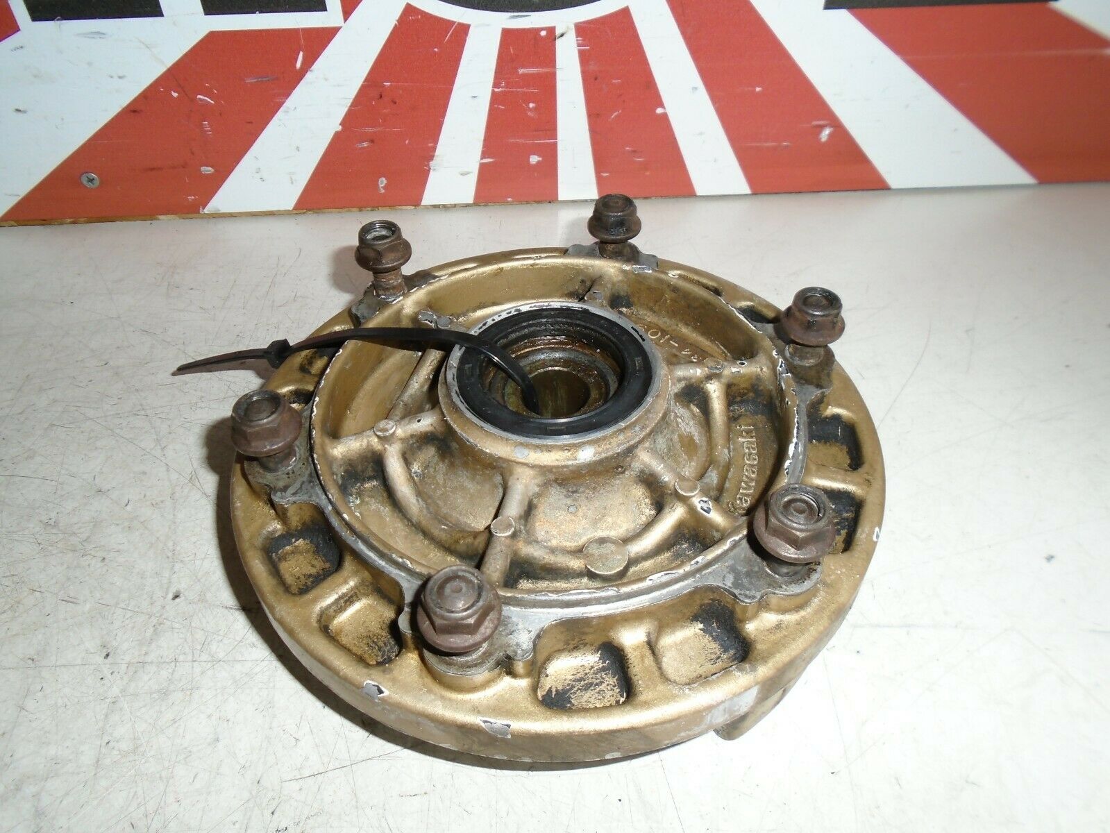 Kawasaki GPX750R Rear Sprocket Carrier 