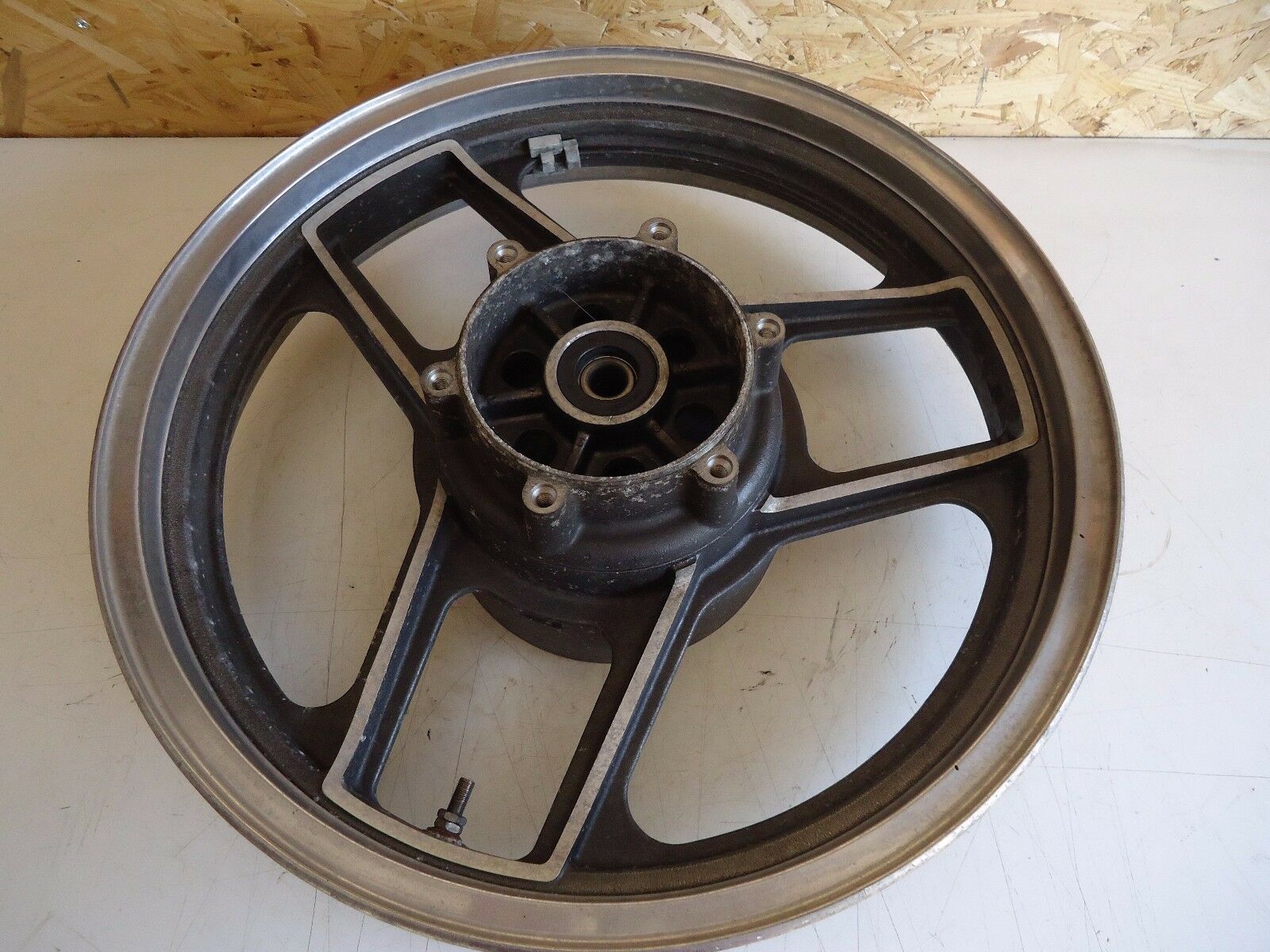 KAWASAKI GPZ750R REAR WHEEL 18x3 ZX750G Wheel Rim