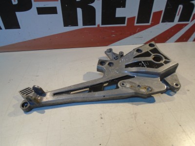 Kawasaki GPZ900R Footrest Hanger