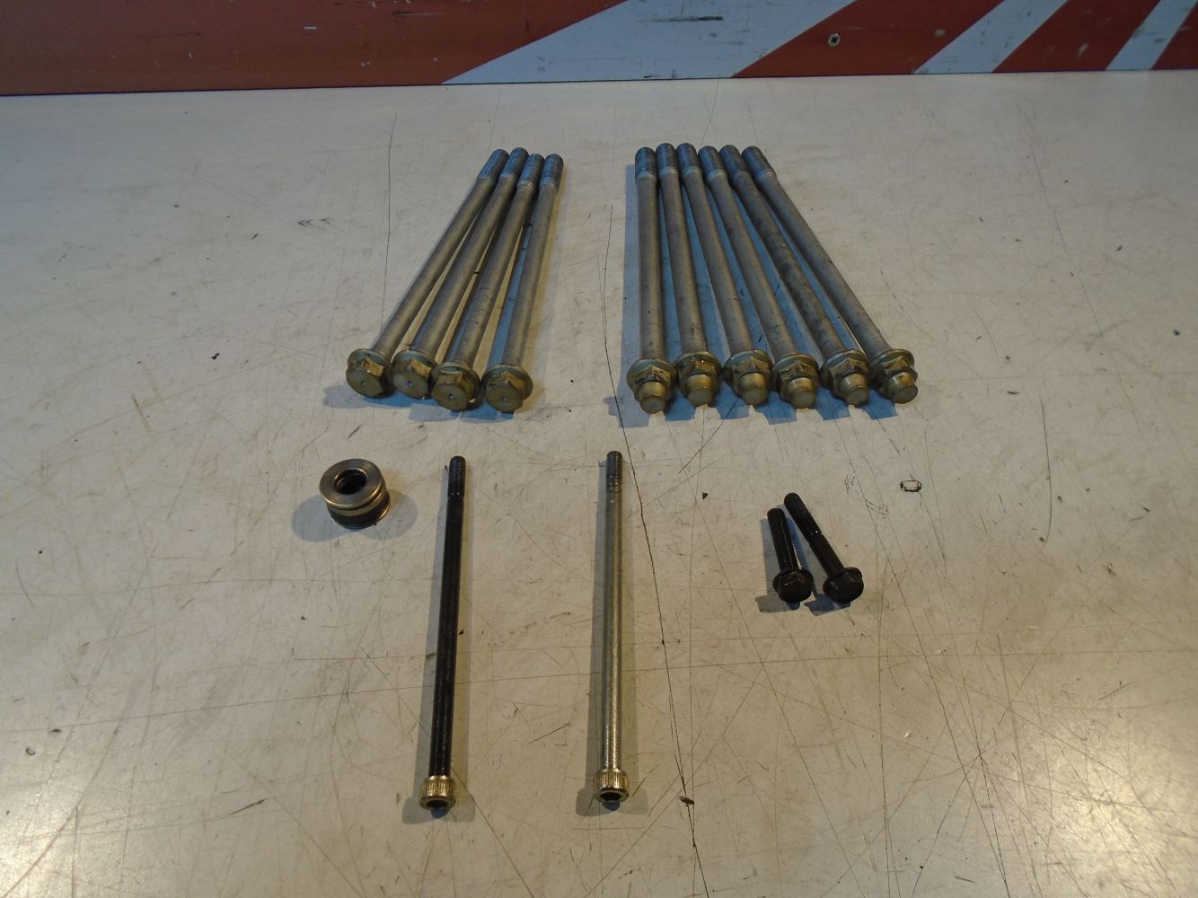 Kawasaki GPZ900R Cylinder Head Bolts