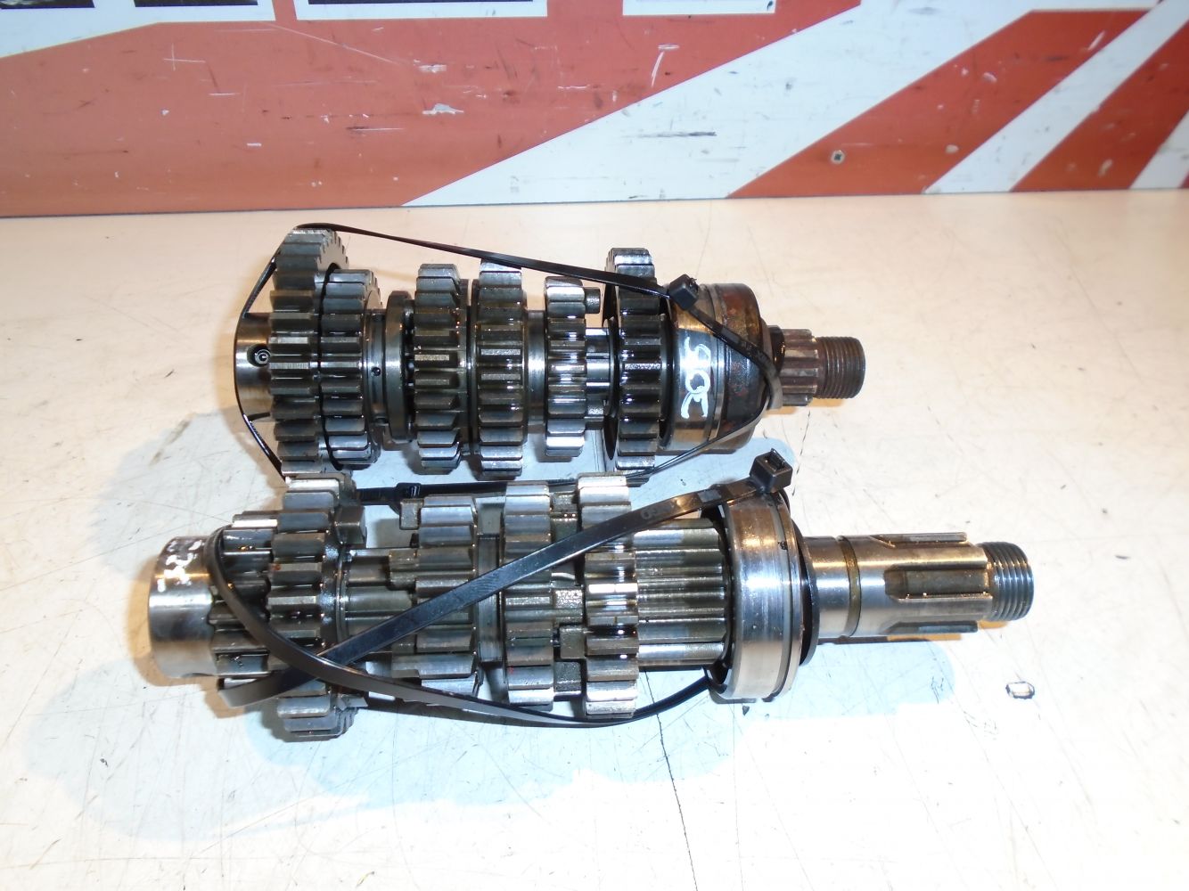 Kawasaki GPZ305 Engine Gearbox